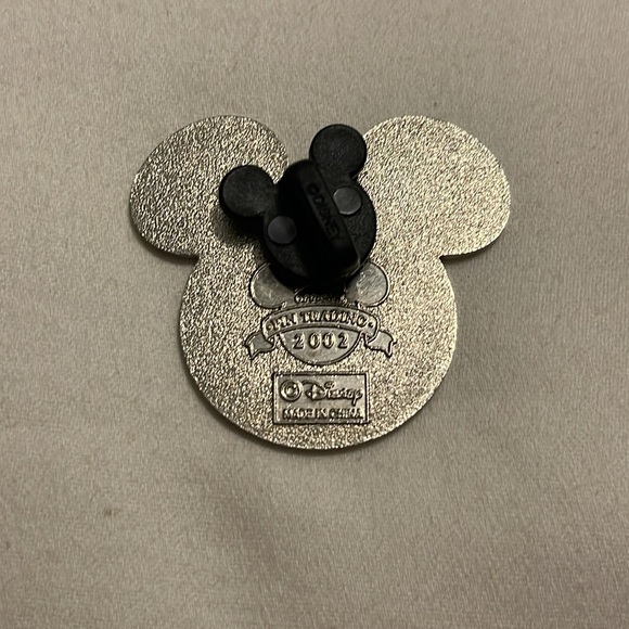 Lot of 3 Mickey Disney Trading Pins - Picture 6 of 8